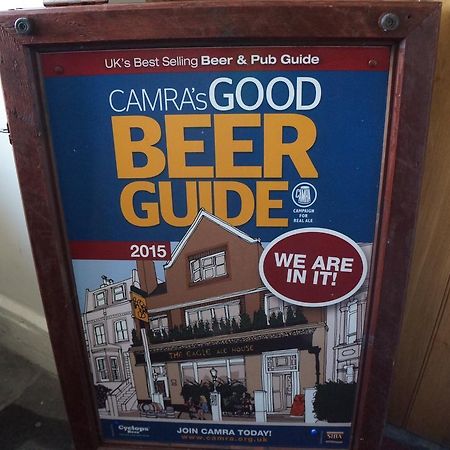 Kings Head Hotel Capel Hendre Kültér fotó