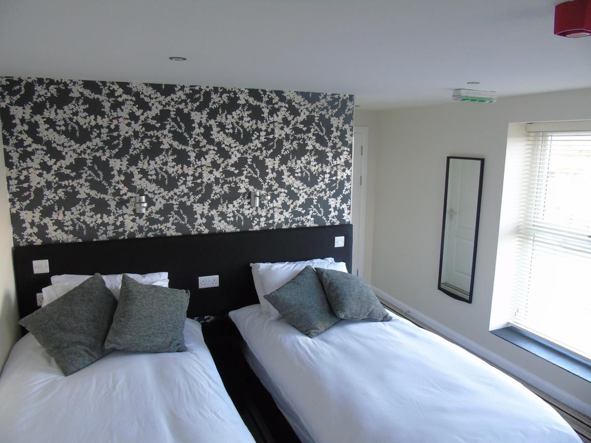 Kings Head Hotel Capel Hendre Kültér fotó